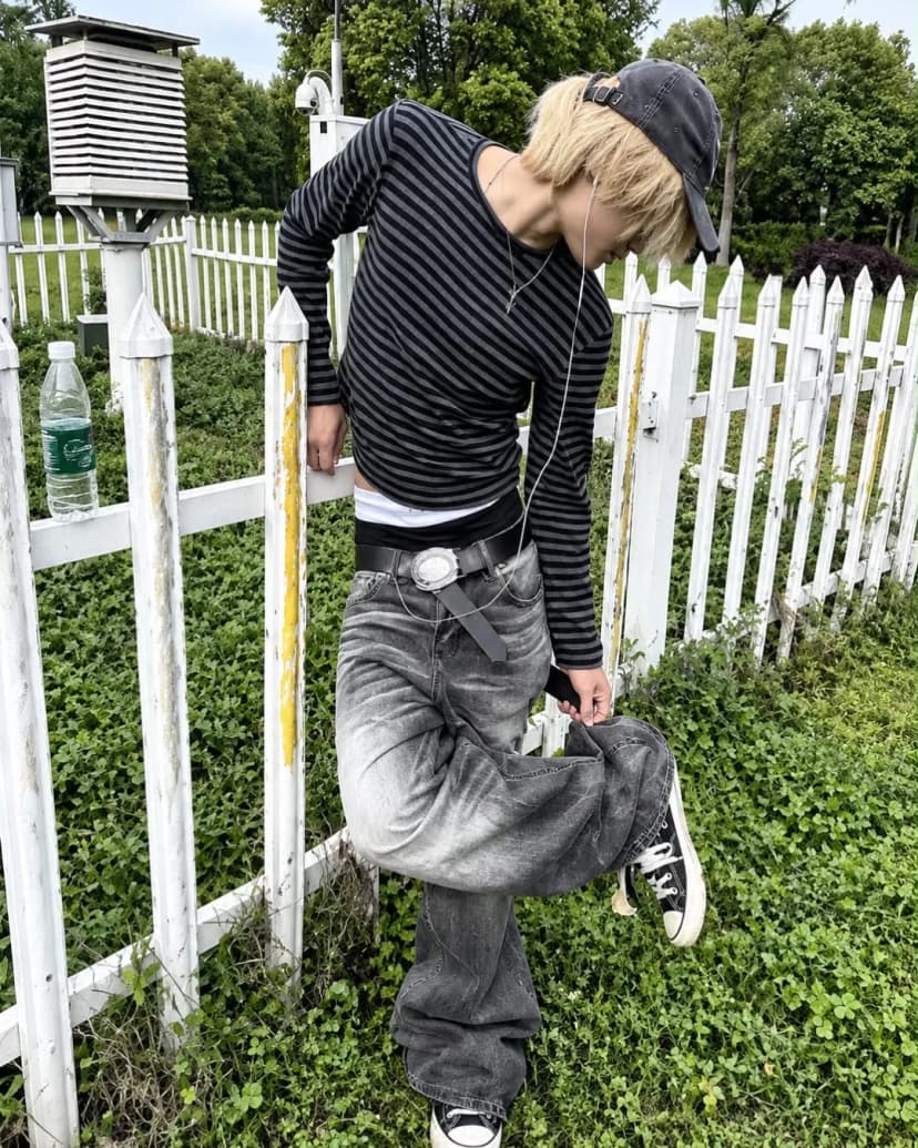 Grunge Stripe Long Sleeve 사진 1/3